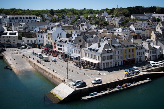 Un cluster de 62 enfants dans une colonie de vacances à Belle-Île-en-Mer (Photo prétexte de la commune du Palais à Belle-Île-en mer le 9 mai 2021 par LOIC VENANCE / AFP)