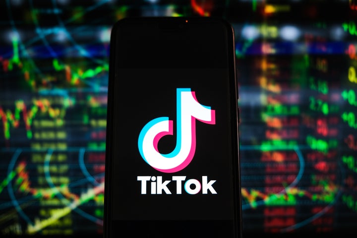 La aplicación TikTok en un teléfono móvil.