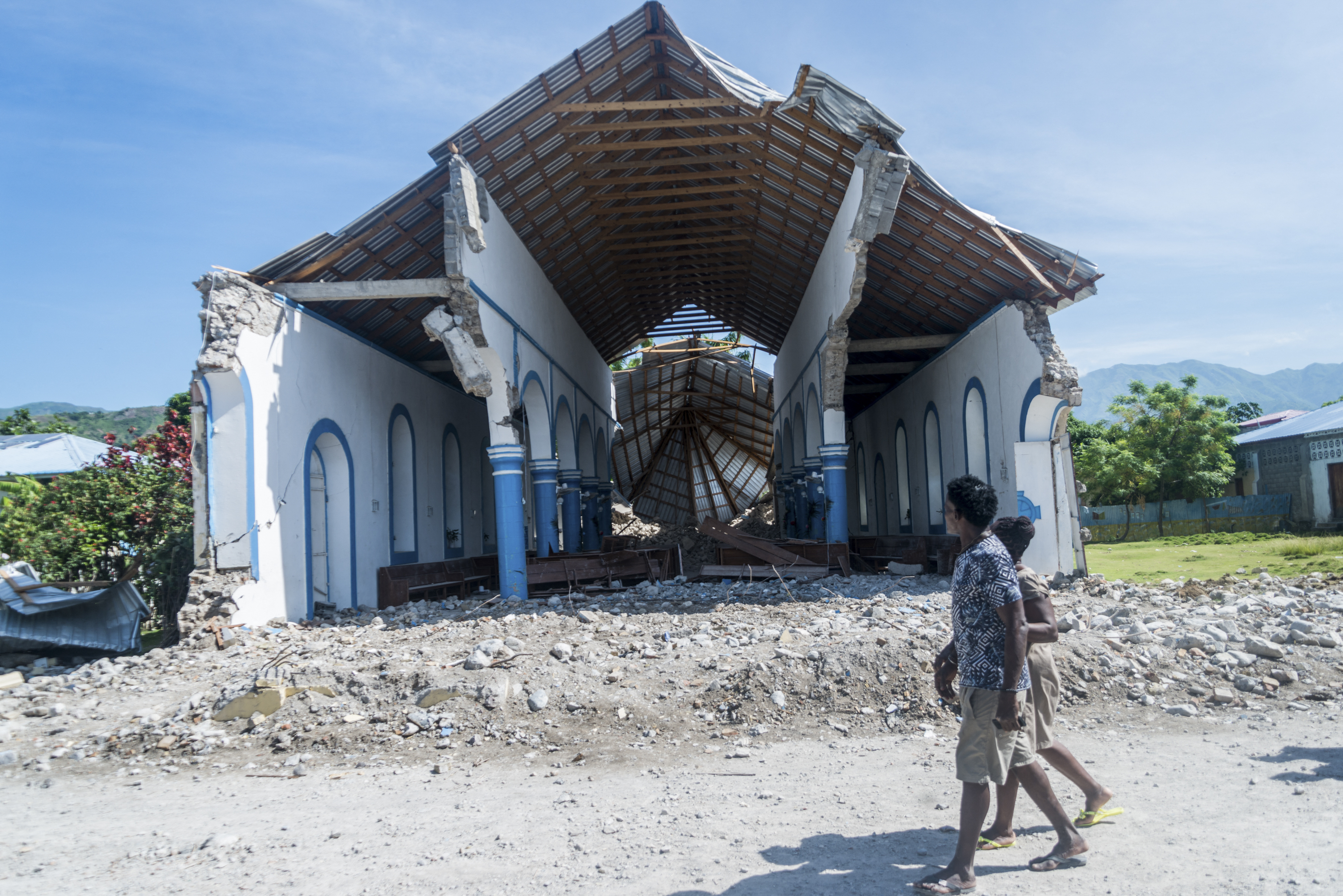 En Haïti, le bilan du séisme s'alourdit à 1419 morts