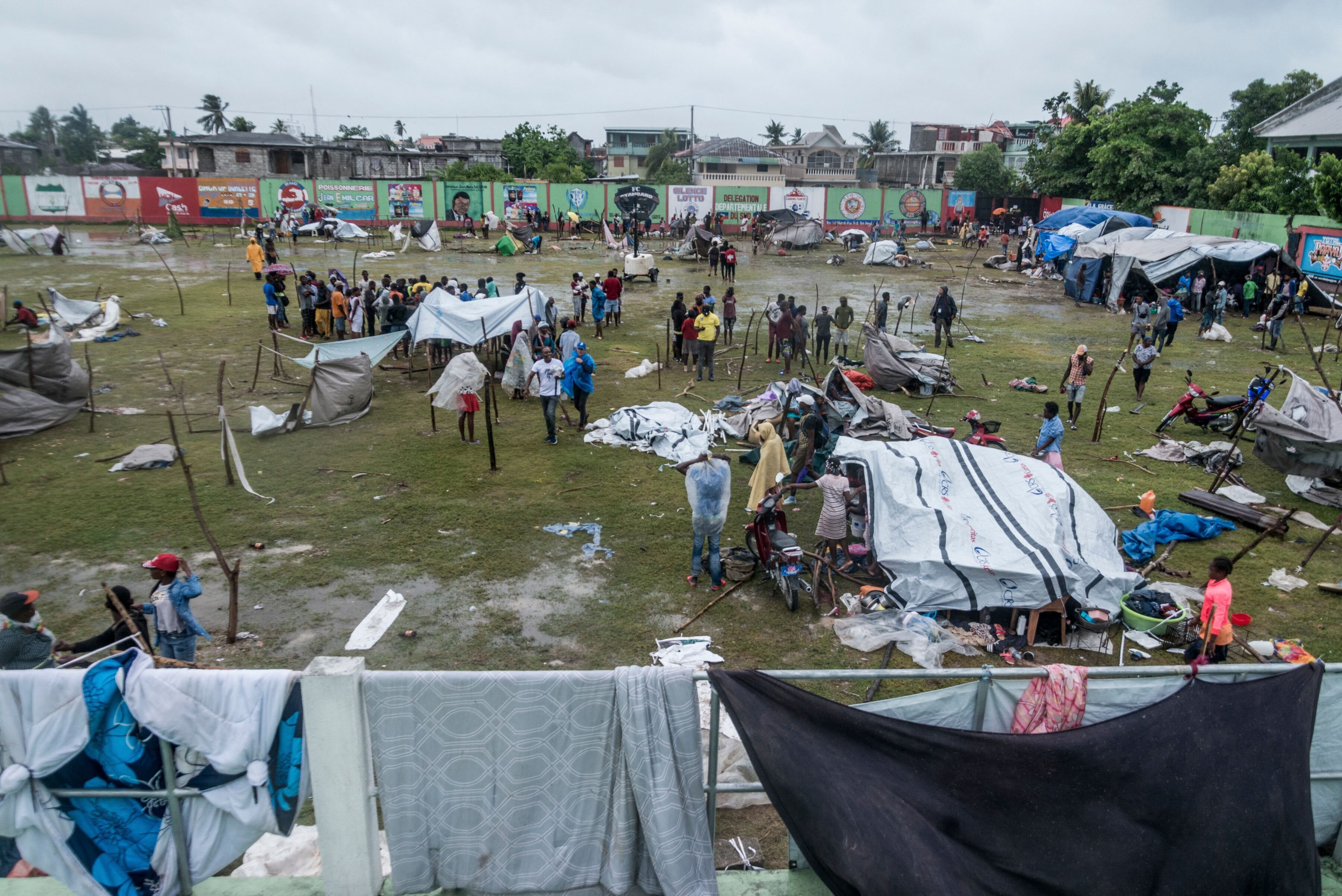 En Haïti, le bilan du séisme s'alourdit à 1941 morts