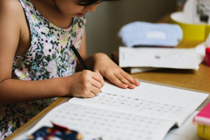 コロナ禍をものともせず、年々激しさを増す首都圏での中学受験。合格を掴み取るため、保護者による「情報戦」の様相も呈している（イメージ写真）