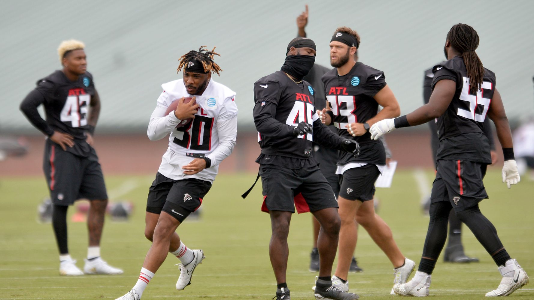 Atlanta Falcons first NFL team to have 100% of players vaccinated