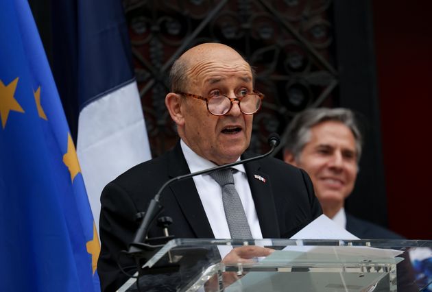 Les cinq conditions de Le Drian pour que la France reconnaisse le régime des talibans  (Photo prétexte de Jean-Yves Le Drian le 14 juillet 2021 par REUTERS/Evelyn Hockstein)