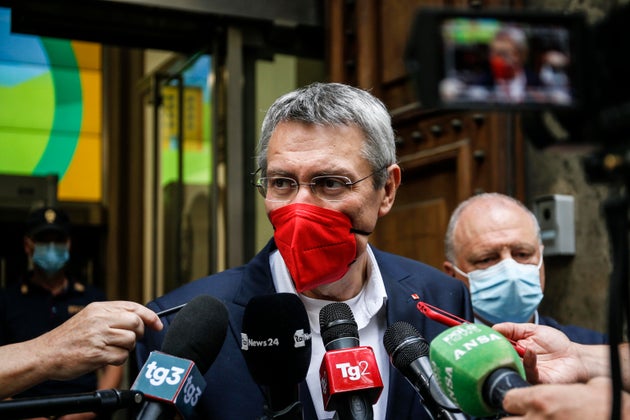 Maurizio Landini | Mai stati No Vax | facciano una legge sul vaccino obbligatorio e ci stiamo - Vimarsana News