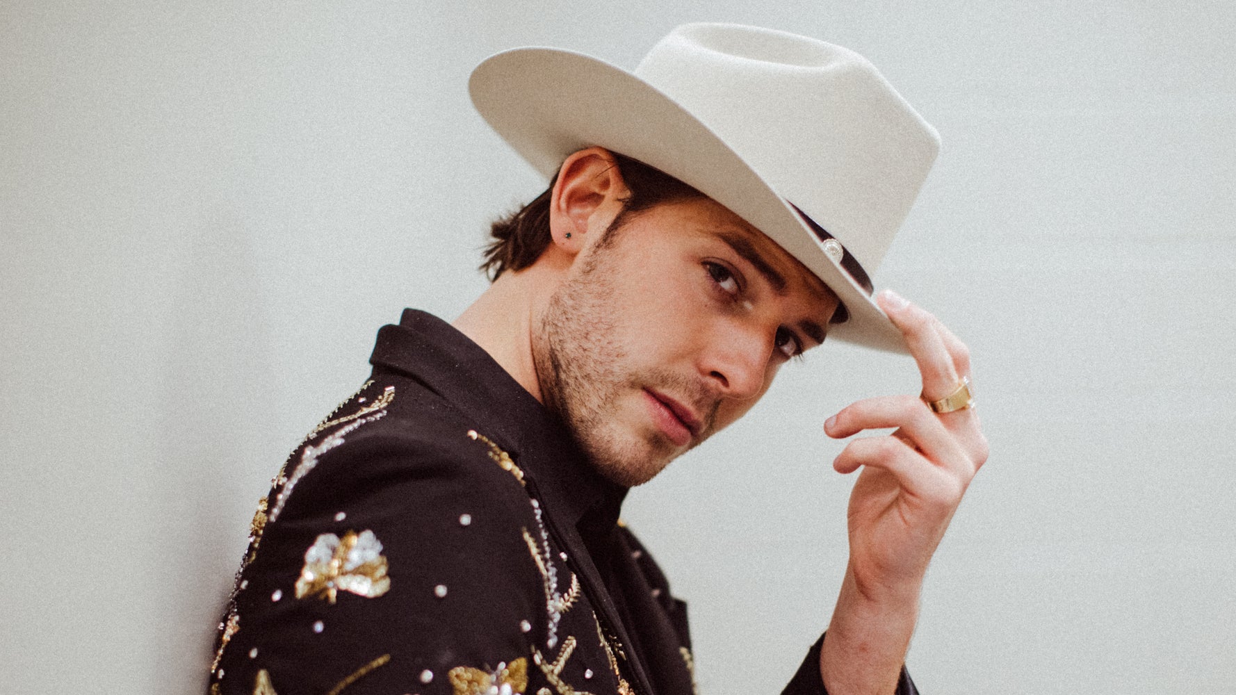 Country's Sam Williams Carries The Family Torch With Vibrant New Music