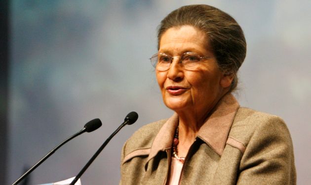 Une stèle rendant hommage à Simone Veil avait été dégradée à plusieurs reprises à Perros-Guirec, dans les Côtes-d'Armor. Deux hommes ont été interpellés dans le cadre de l'enquête (photo d'archive prise en 2007 à Paris).