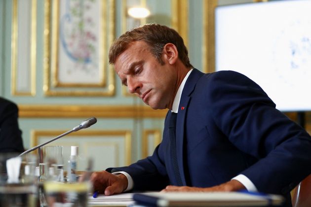 Emmanuel Macron, ici prenant part au sommet virtuel du G7 depuis l'Élysée, à Paris, le 24 août 2021.