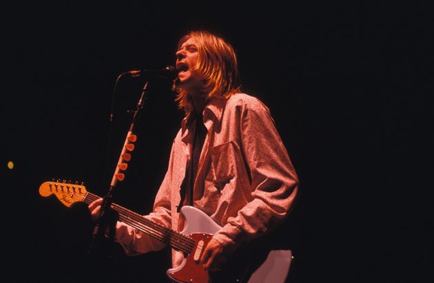 L Homme Qui A Ete Le Bebe Sur La Pochette De Nevermind Accuse Nirvana De Pornographie Infantile Le Huffpost