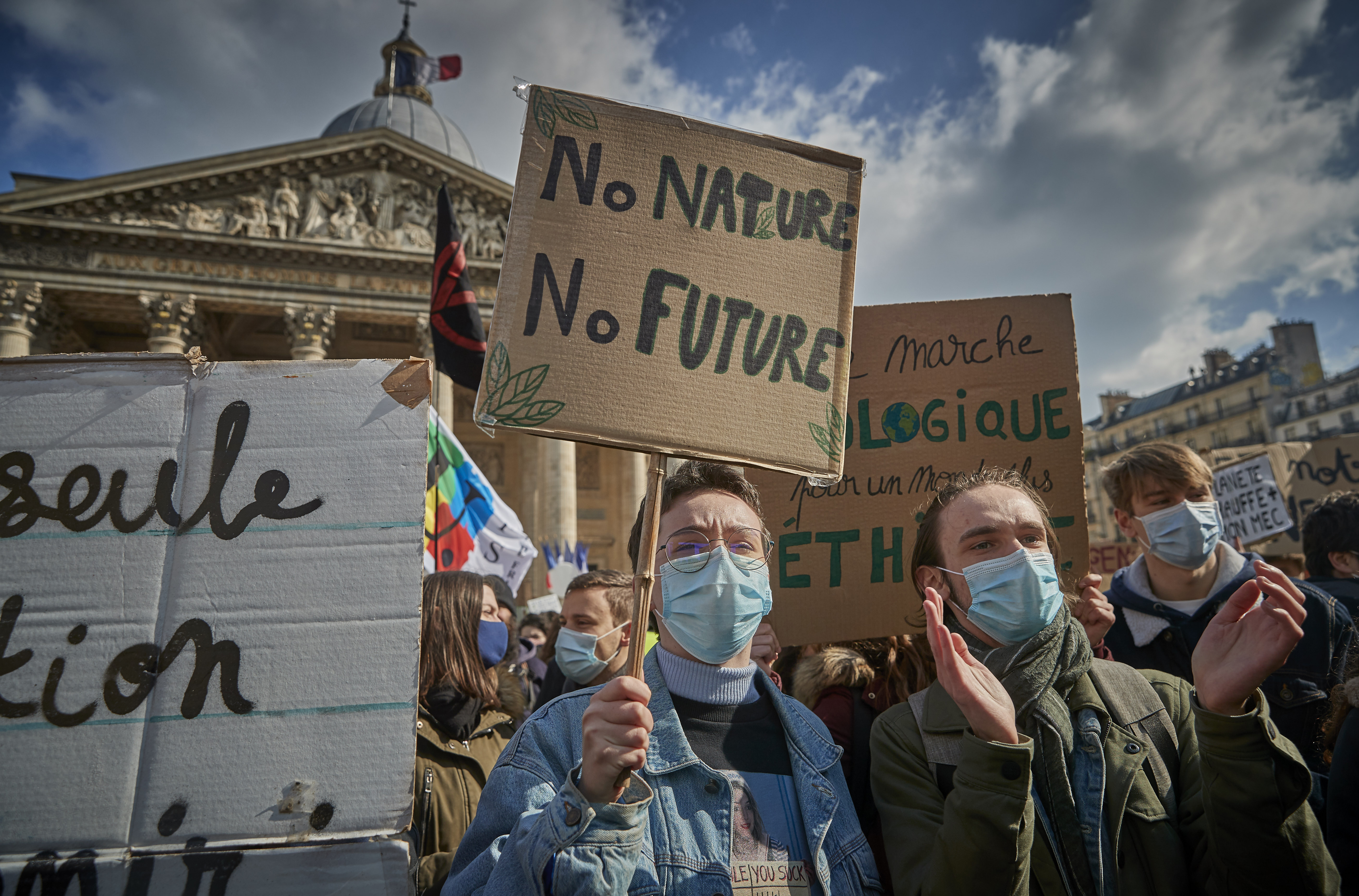 L'avenir des jeunes selon le gouvernement: de la poudre de perlimpinpin!