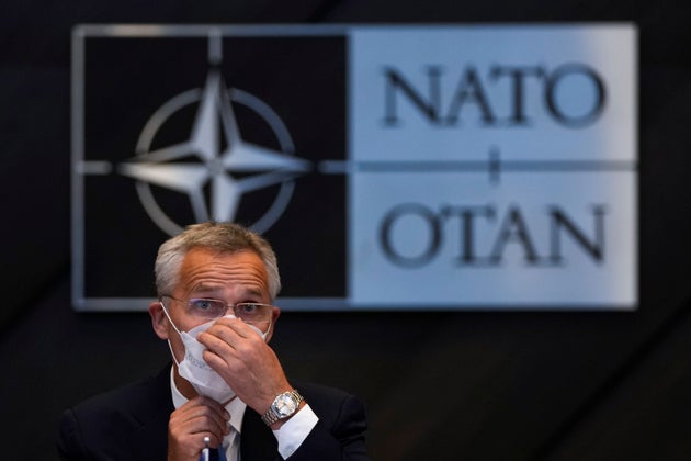 Αύγουστος 2020 - Ο ΓΓ του ΝΑΤΟ κατά τη διάρκεια συνέντευξης Τύπου για το Αφγανιστάν