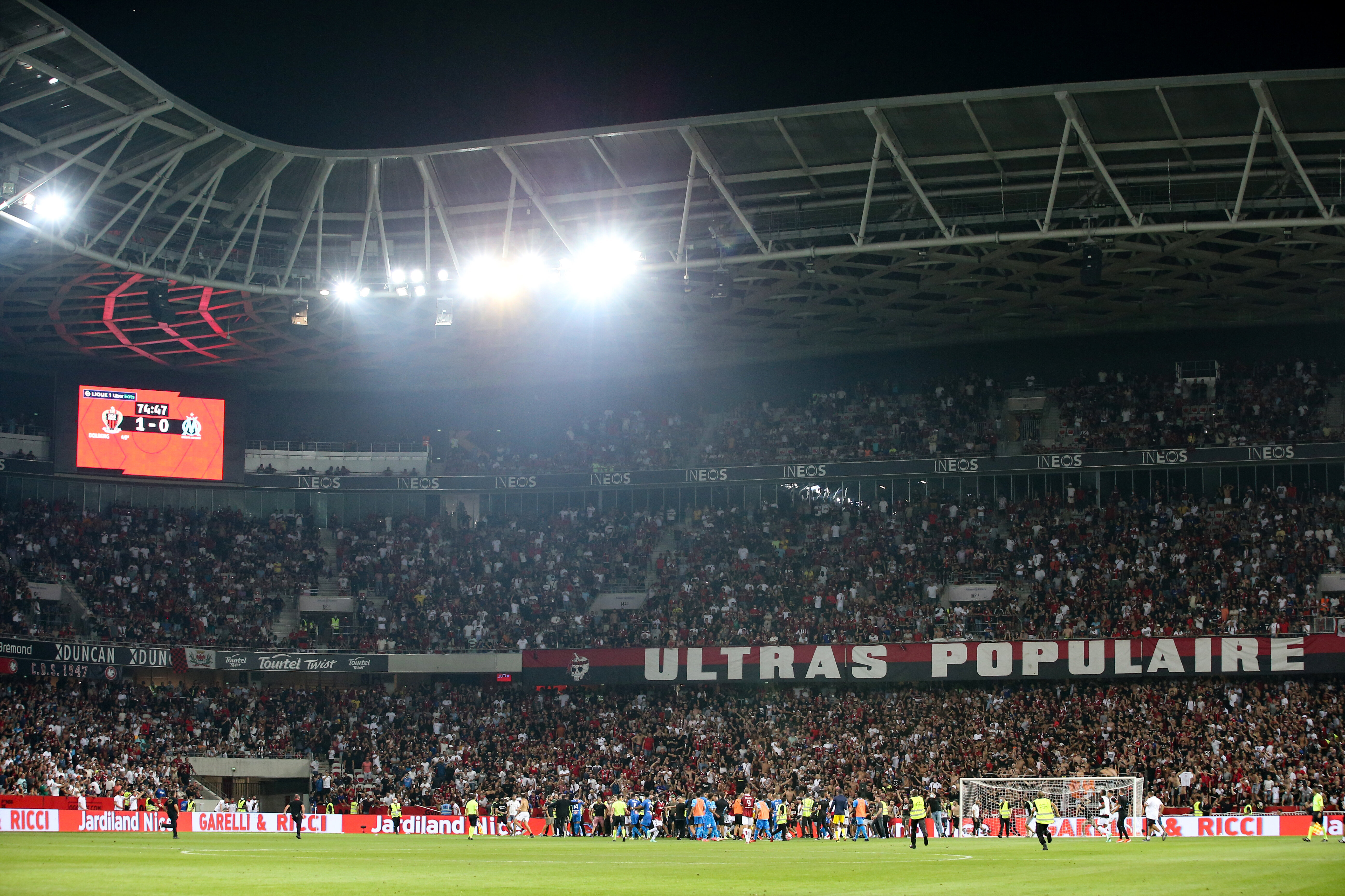 Incidents Nice-OM: un membre du staff de l'OM suspendu, Nice-Bordeaux à huis clos samedi