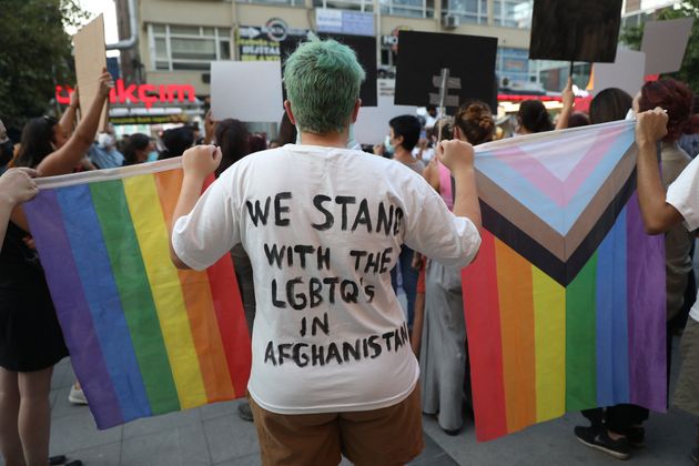 Un rassemblement en solidarité avec la communauté LGBT+ afghane s'est tenu le 25 août 2021 à Ankara, en Turquie.