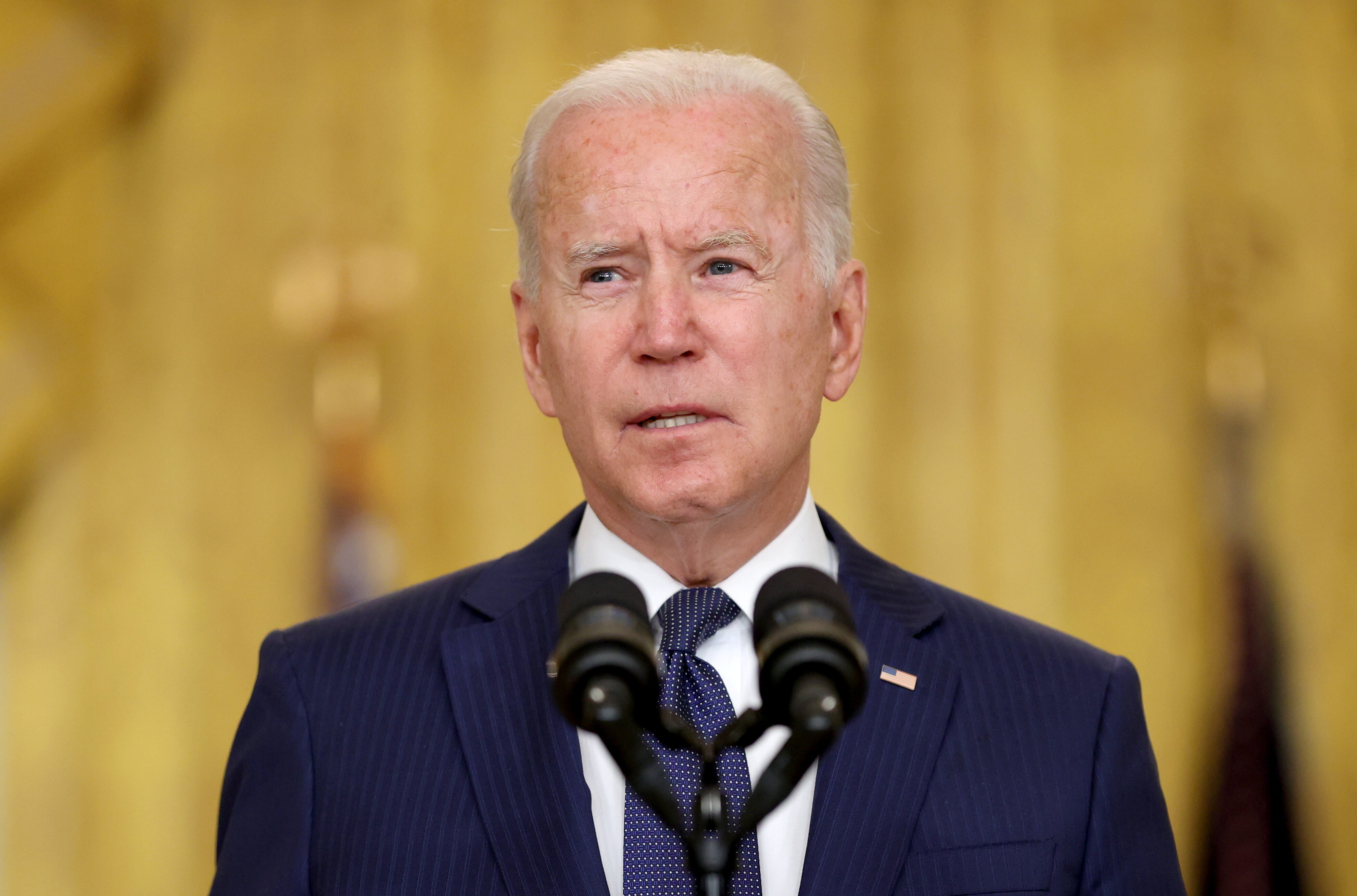 Joe Biden promet de "pourchasser" les auteurs de l'attaque de Kaboul