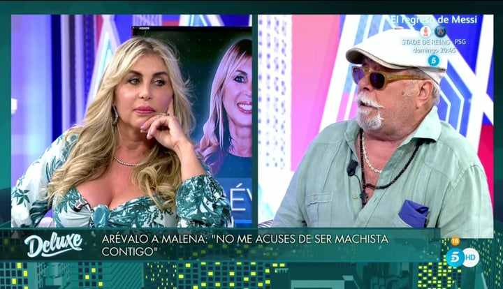 Arévalo, a la extrema derecha, discute con Malena Gracia en 'Sábado Deluxe'.
