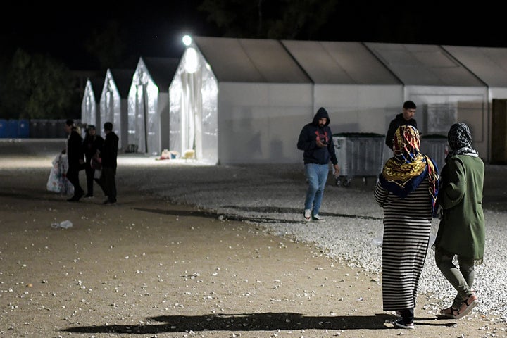 Ημέρα αλληλεγγύης για τους πρόσφυγες και μετανάστες που φιλοξενουνται στην Ανοιχτή Δομή της Κορίνθου, το Σάββατο 23 Νοεμβρίου 2019. Κορίνθιες γυναίκες μαγείρεψαν μαζί τους παραδοσιακά ελληνικά φαγητά και πρόσφεραν δώρα στα παιδιά της δομής. (EUROKINISSI)