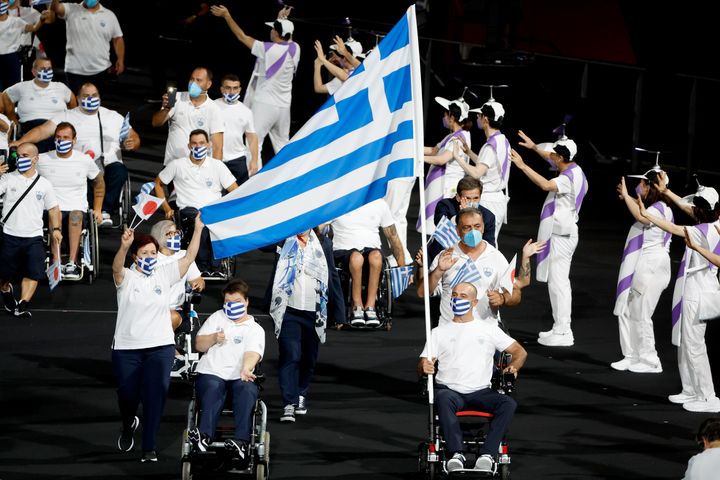 O Θανάσης Κωνσταντινίδης σημαιοφόρος της ελληνικής αποστολής στους Παραολυμπιακούς Αγώνες του Τόκιο, 24/8/ 2021 (Photo by Tasos Katopodis/Getty Images)