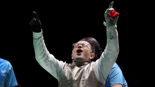 Damien Tokatlian après sa médaille de bronze à Tokyo le 29 août 2021. REUTERS/Bernadett Szabo