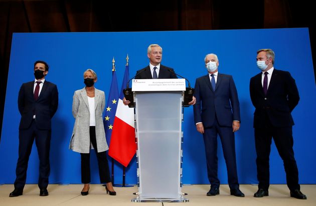 Le ministre de l'Économie Bruno Le Maire en conférence de presse ce lundi 30 août. À ses côtés à Bercy, Jean-Baptiste Djebbari, Elisabeth Borne, Alain Griset, Jean-Baptiste Lemoyne. 