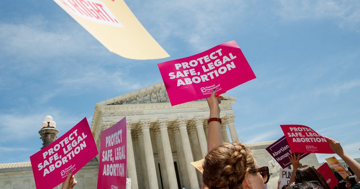 Groups Ask SCOTUS To Block Imminent Texas Abortion Ban From Going Into Effect