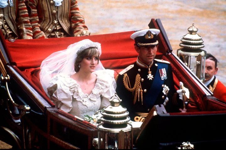 1981年7月29日に結婚したチャールズ皇太子とダイアナ元皇太子妃（ロンドンのセントポール大聖堂）