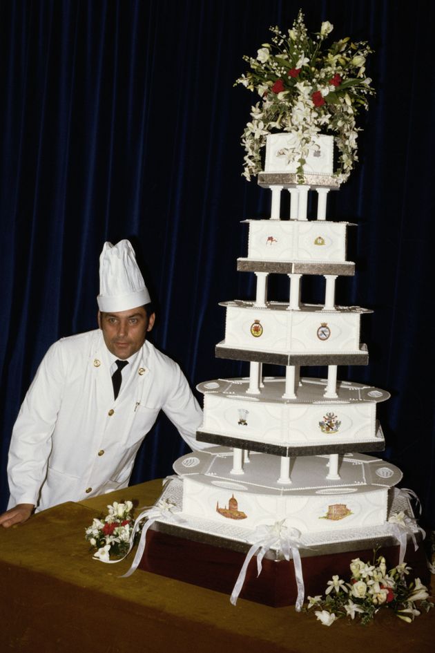 1981年7月29日に執り行われた結婚式で登場したウェディングケーキの写真