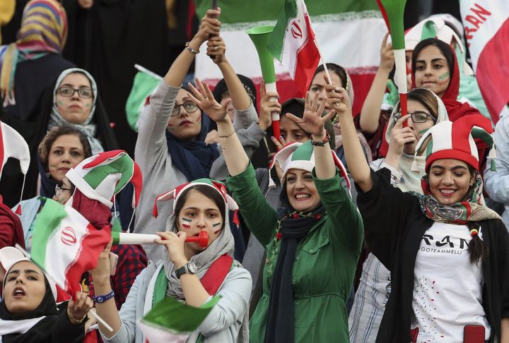 2019年、イランで40年ぶりに女性がサッカー観戦ができるようになった。
