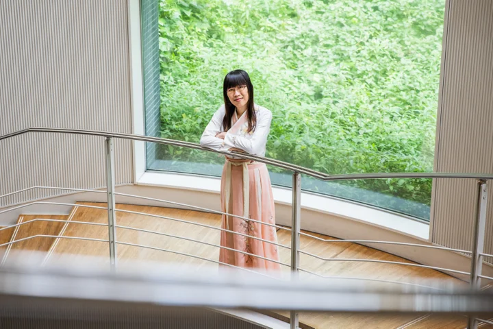 芥川賞作家 李琴峰さんが明かす 真ん中 に立つ自分が感じる違和感 ハフポスト アートとカルチャー 芥川賞作家 李琴峰さんが明かす 真ん中 に立つ自分が感じる違和感 ハフポスト アートとカルチャー