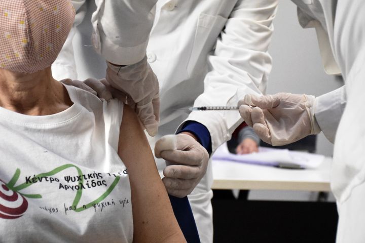 Φωτογραφία από εμβολιασμό των υγειονομικών στα νοσοκομεία της Αργολίδας για το νέο κορονοϊό Covid-19. (8/1/2021)