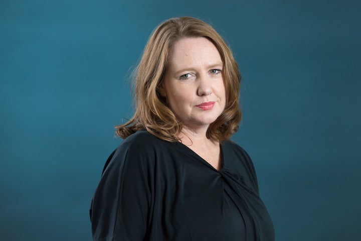 La escritora Paula Hawkins.