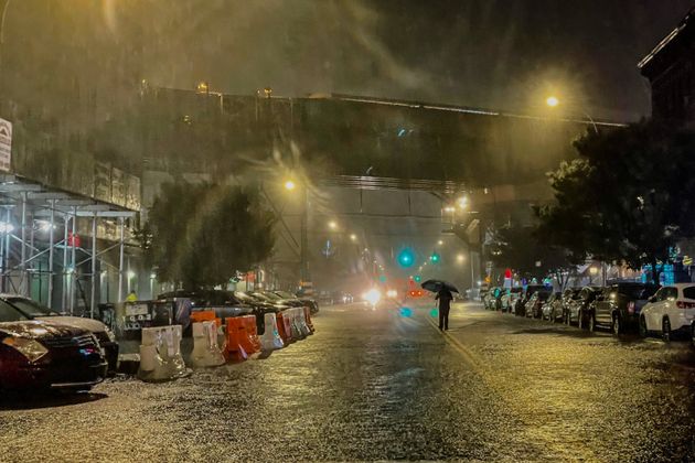 Des trombes d'eau dans le Bronx, à New York, après le passage de la tempête Ida, le 1er septembre 2021.