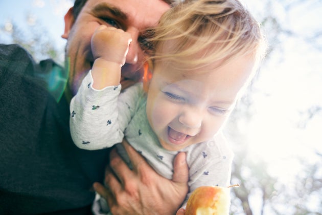 Pourquoi Le Rire Des Bebes Sonne Comme Celui Des Grands Singes Le Huffpost Pourquoi Le Rire Des Bebes Sonne Comme Celui Des Grands Singes Le Huffpost