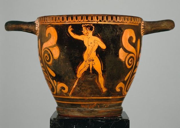 Skyphos italiote du IVᵉ siècle avant J.-C (peintre du Primato) représentant un satyre infirme appareillé.