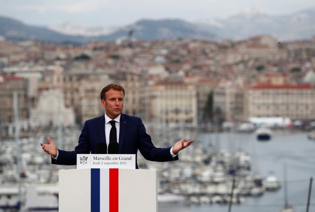 À Marseille, Macron présente son plan “Marseille en grand” | Le HuffPost