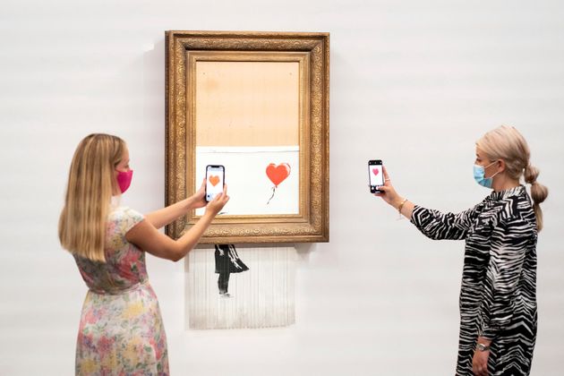 «Το Κορίτσι με το Μπαλόνι» του Banksy ξανά στο «σφυρί» σε εξαπλάσια
