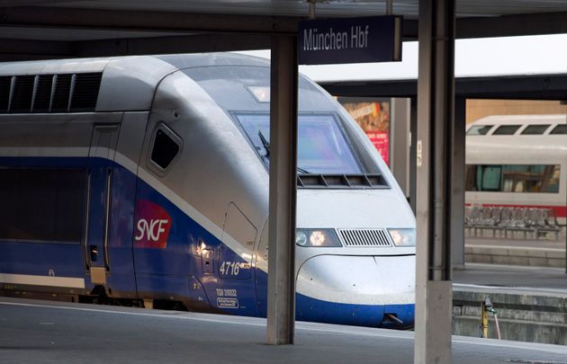 Les voyages en train seront gratuits pour les policiers à partir de 2022. (photo d'illustration)