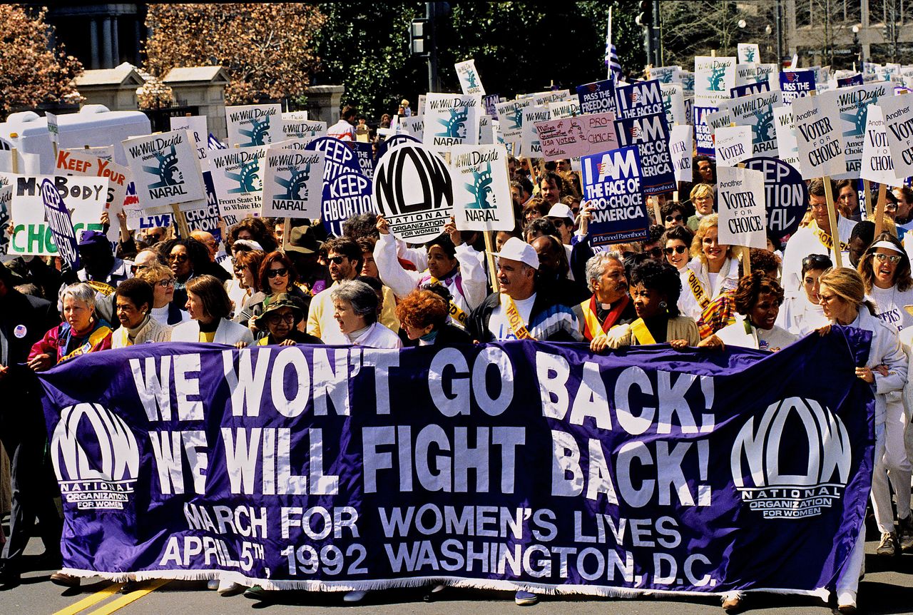 Εικόνα από τη μεγάλη διαδήλωση, με 300.000 συμμετέχοντες, υπέρ του δικαιώματος στην άμβλωση στην Ουάσιγκτον το 1992