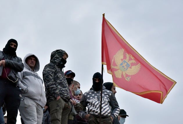 Οργή και βίαια επεισόδια στο Μαυροβούνιο για την ενθρόνιση του νέου