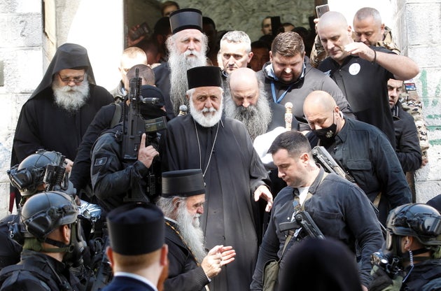 Οργή και βίαια επεισόδια στο Μαυροβούνιο για την ενθρόνιση του νέου