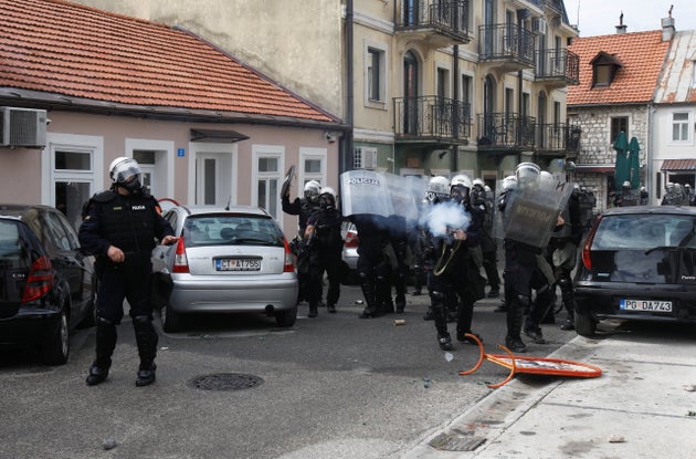 Οργή και βίαια επεισόδια στο Μαυροβούνιο για την ενθρόνιση του νέου