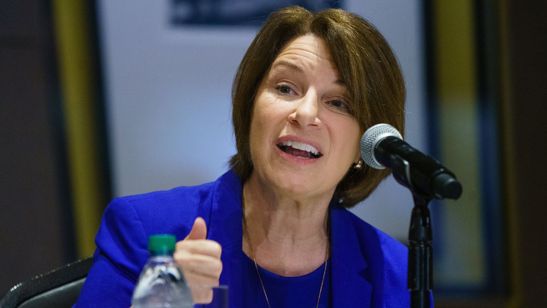 Amy Klobuchar Renews Call For Justice Breyer’s Retirement Amid Texas Abortion Law