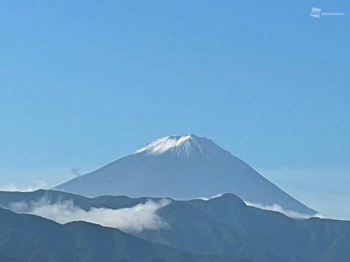 山梨県甲州市より(7日7時30分頃撮影)