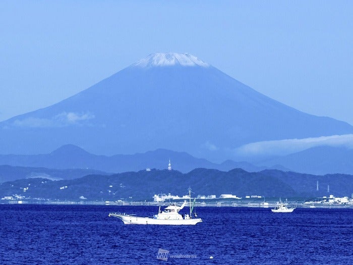 神奈川県藤沢市より（7日7時15分頃撮影）