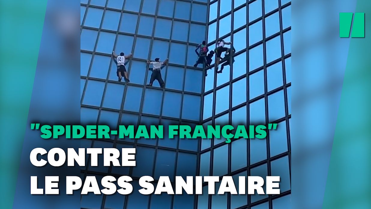 Alain Robert, le Spider-Man français, escalade la tour Total pour dénoncer le pass sanitaire