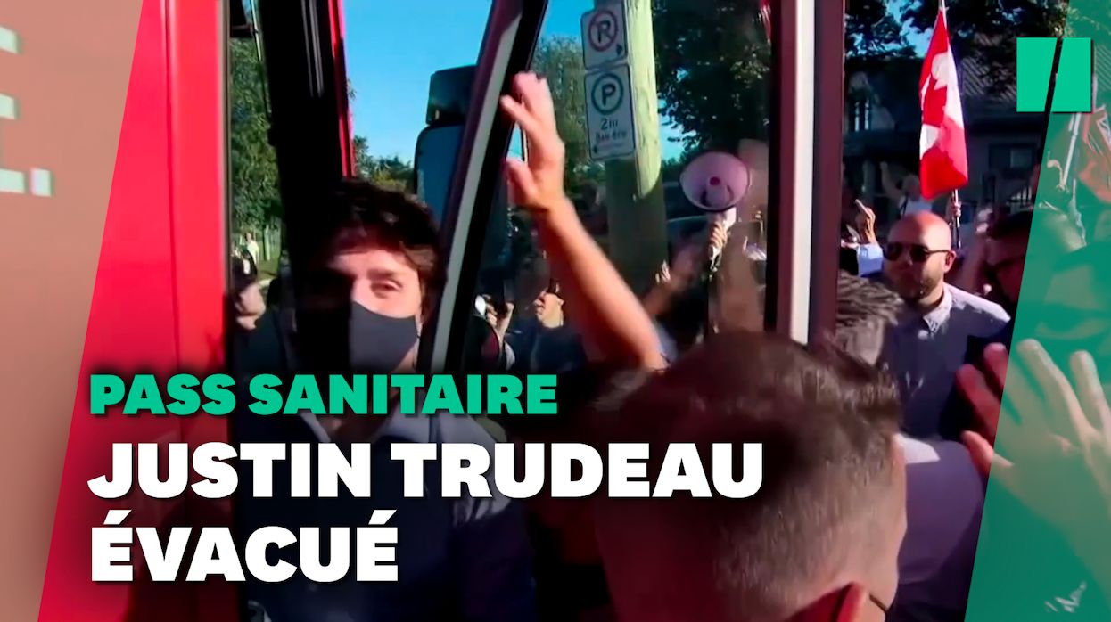 Justin Trudeau visé par des graviers lancés par des anti-mesures sanitaires