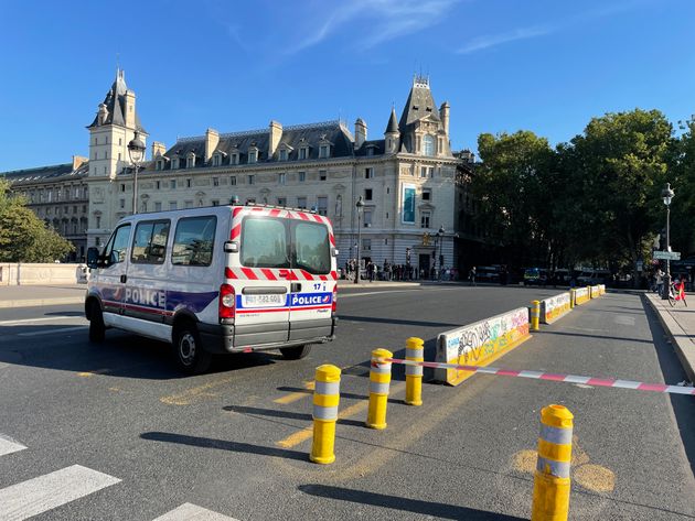 Dispositif de sécurité autour du palais de justice de Paris, le premier jour du procès des attentats...
