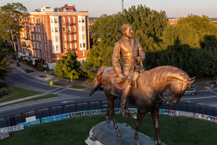 Crews are set to remove one of the country’s largest remaining monuments to the Confederacy, a towering statue of Robert E. Lee in Richmond, Virginia.