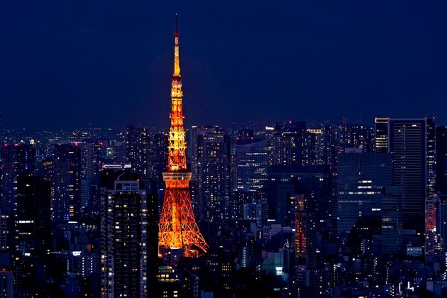Smapデビュー30周年の日に 東京タワーが6色にライトアップ ファン お祝いしてくれてるみたい 動画 ハフポスト