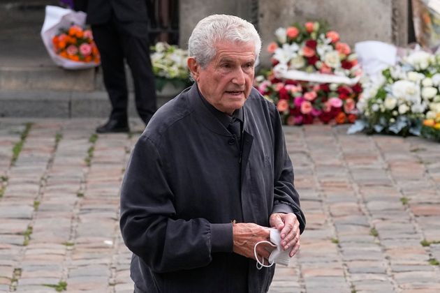 Le réalisateur Claude Lelouch aux obsèques de Jean-Paul Belmondo à l'église Saint-Germain-des-Pres à Paris, le 10 septembre 2021