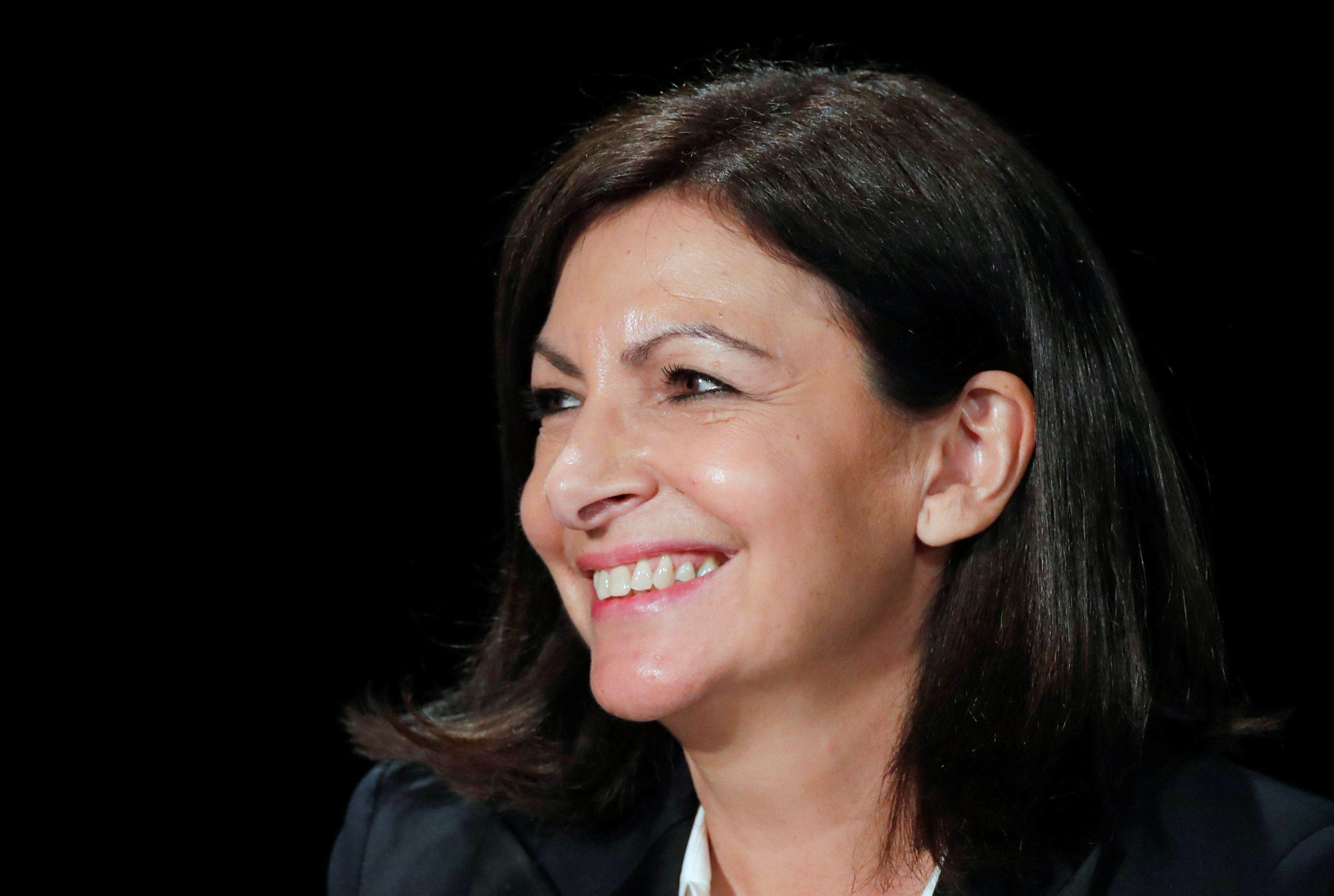 Présidentielle 2022: Hidalgo veut doubler le salaire des enseignants en 5 ans