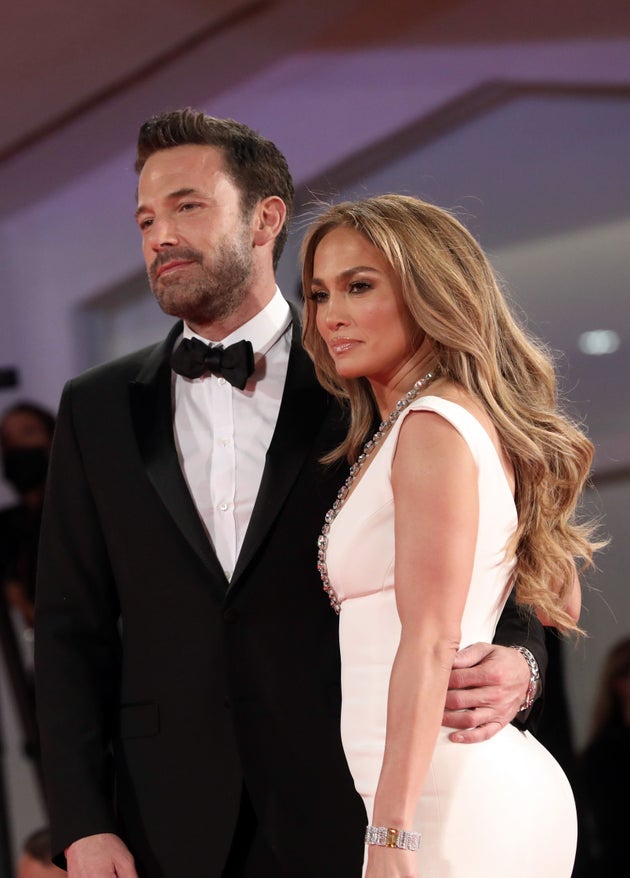 Jennifer Lopez And Ben Affleck Pile On The PDA As They Make Red Carpet